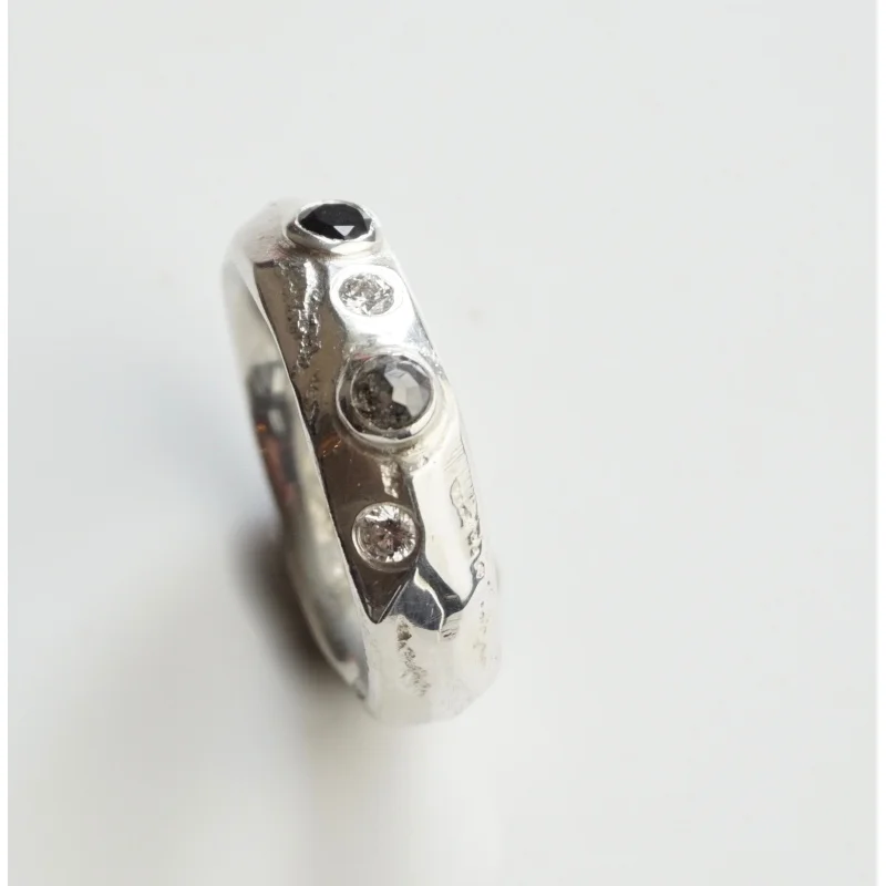Raw Diamond Wave Ring